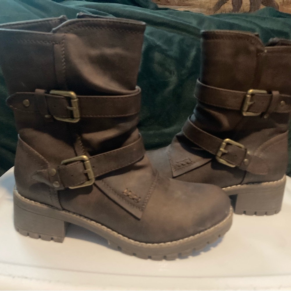Global Win Dark Brown Combat Boots with Buckle Straps